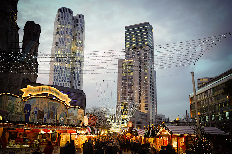 Weihnachtsmarkt rund um die Kaiser-Wilhelm-Gedächtniskirche am Breitscheidplatz (Archivbild).