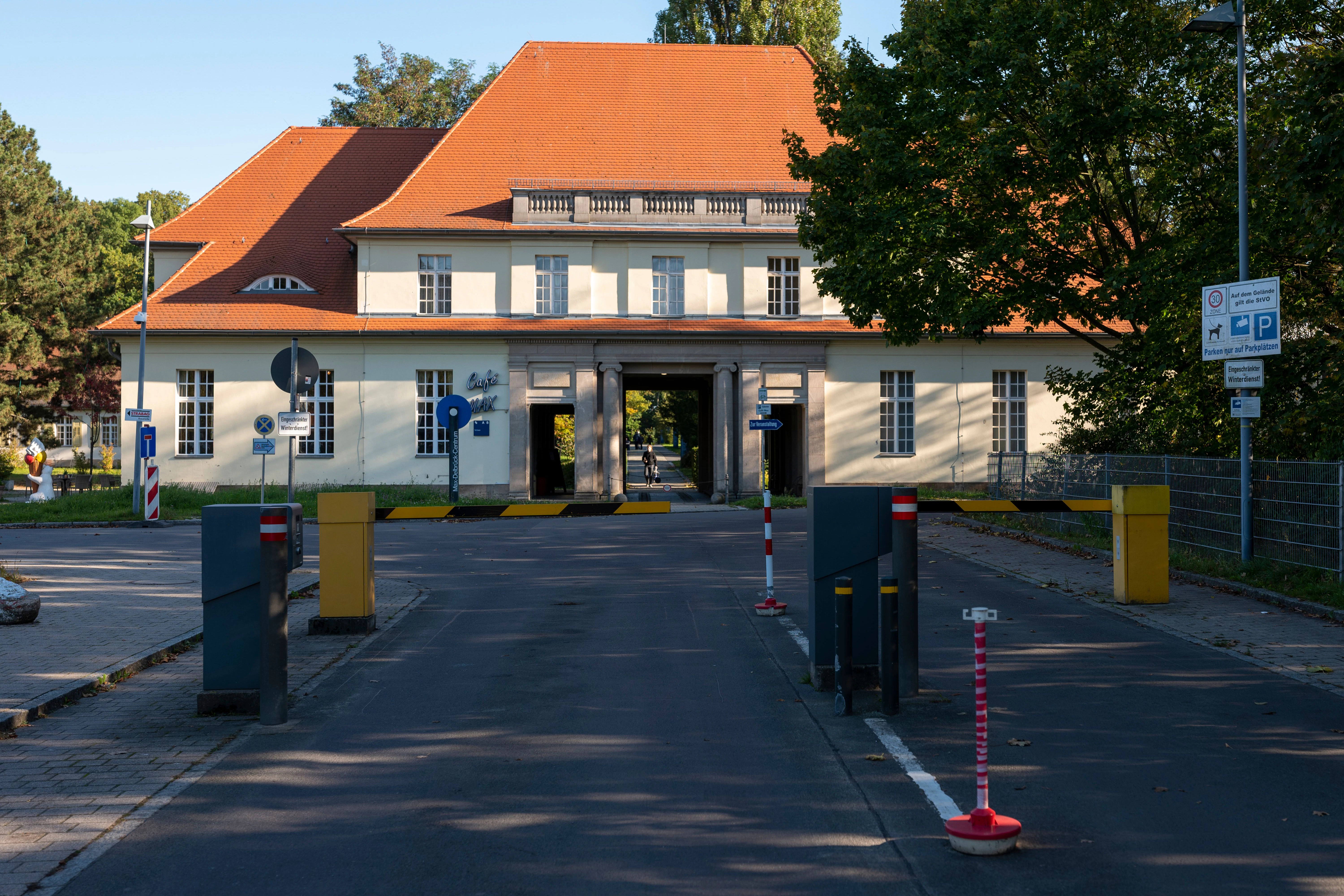 Der Haupteingang zum Wissenschaftszentrum&nbsp;Buch