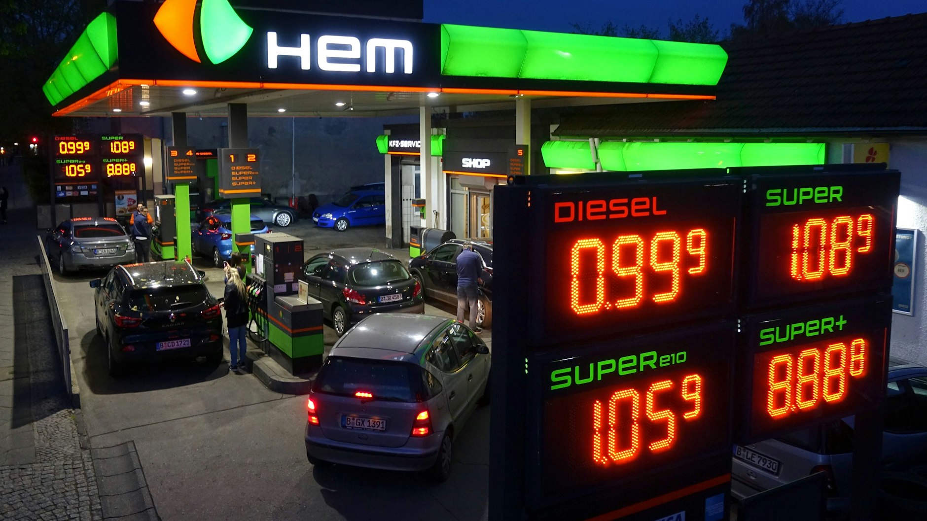 Selige Erinnerungen: Im April 2020 waren die Spritpreise wegen Corona sehr günstig.