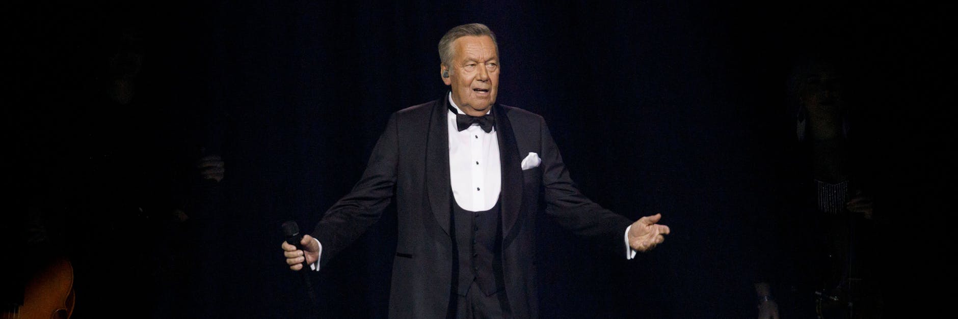 Roland Kaiser bei einem Konzert im Rahmen seiner "Alles oder Dich"-Tour.