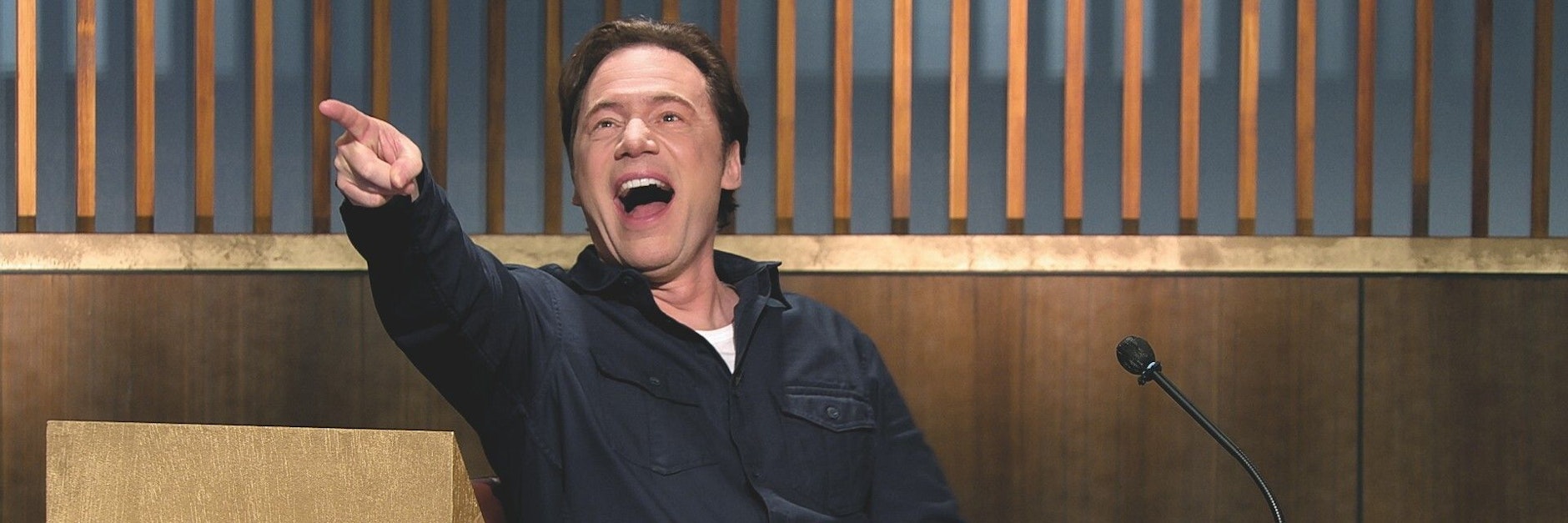 Michael „Bully“ Herbig moderiert die Show LOL.