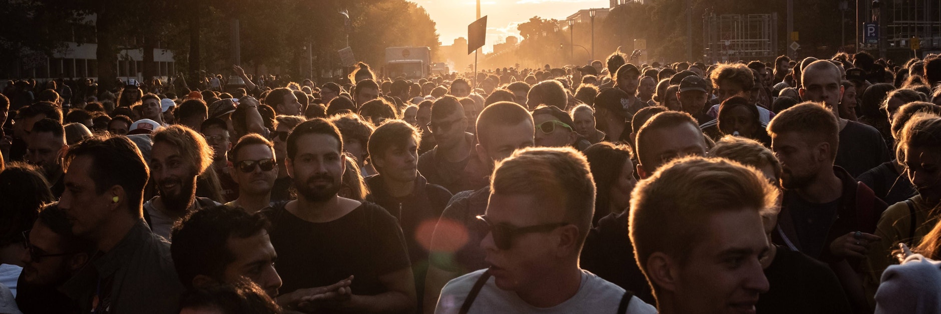 Feiern ohne Abstand wie vor der Pandemie: Das soll schon in wenigen Wochen Wirklichkeit werden – doch Experten warnen, der „Freedom Day“ komme viel zu früh.