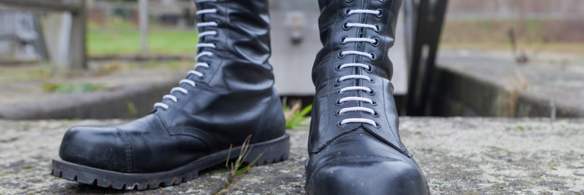 Springerstiefel mit weißen Schnürsenkeln wird man jetzt öfter an der Grenze zu Polen sehen.