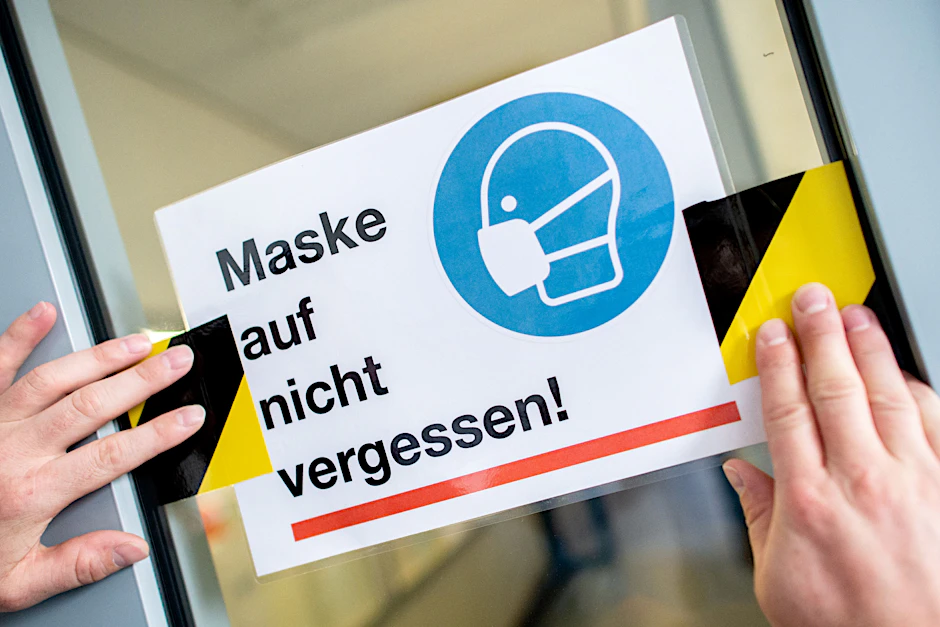 Die Mehrheit der Befragten will das Ende der Corona-Notlage – unter Beibehaltung von Hygiene- und Abstandsregeln (Symbolbild).
