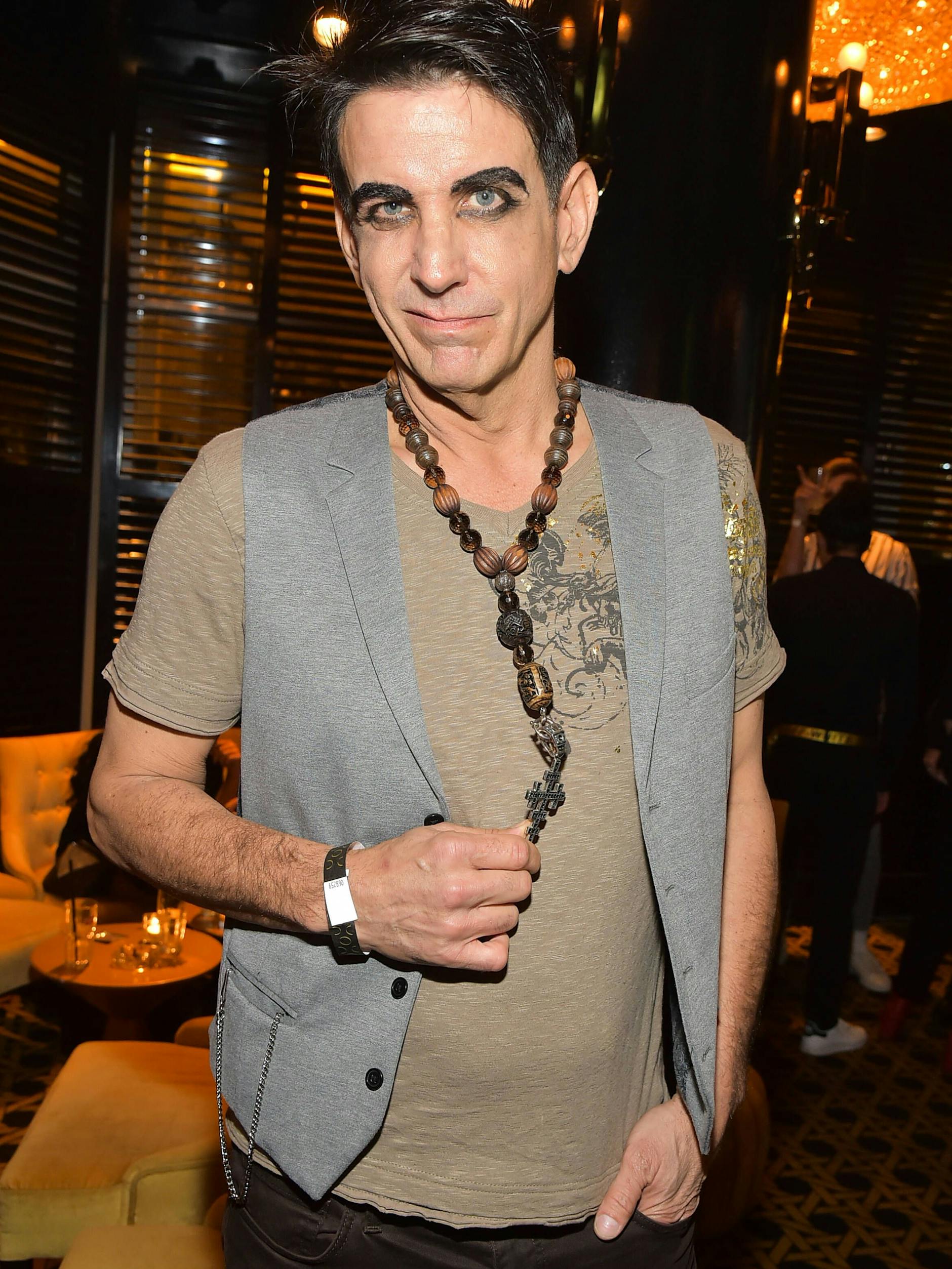 Eric Benson lebt seit 2015 in Berlin, war oft bei Promiveranstaltungen zu sehen, wie hier bei der Premiere von „Wodka für die Königin“ von Julian F.M. Stoeckel