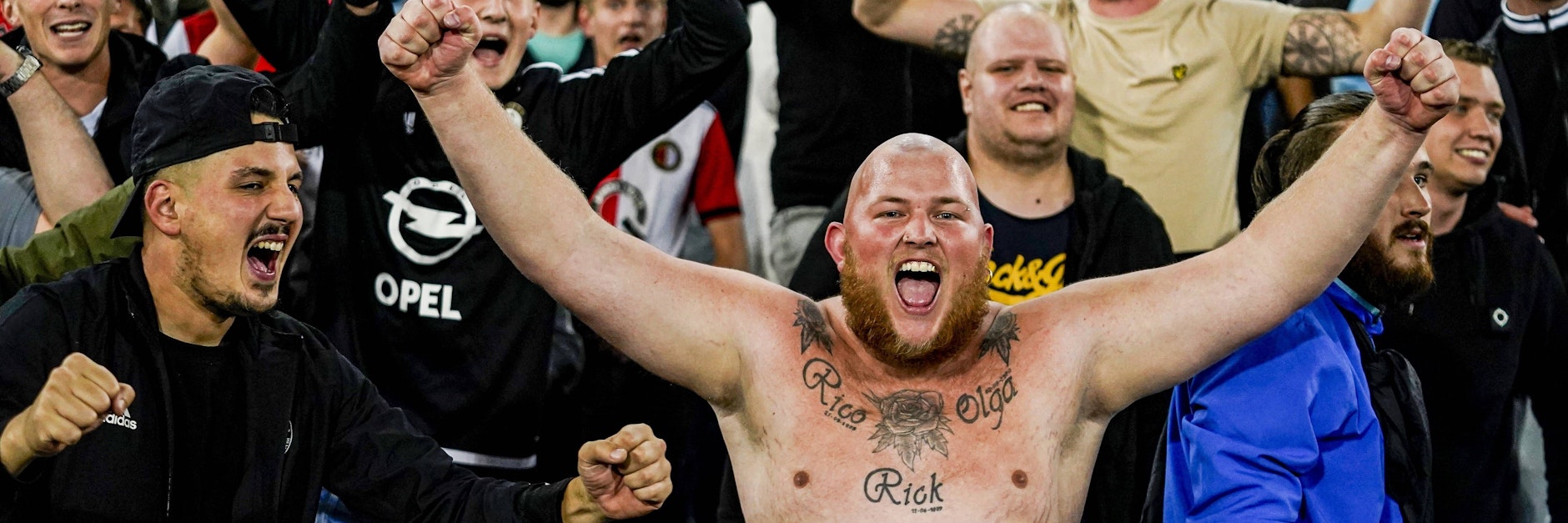 Feyenoord-Fans feiern einen Erfolg ihrer Mannschaft.