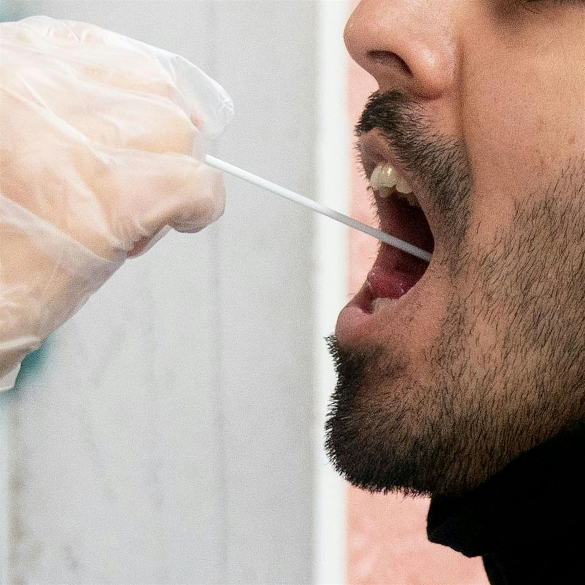 Sprunghafter Anstieg der Corona-Inzidenz in Berlin – erstmals wieder über 100