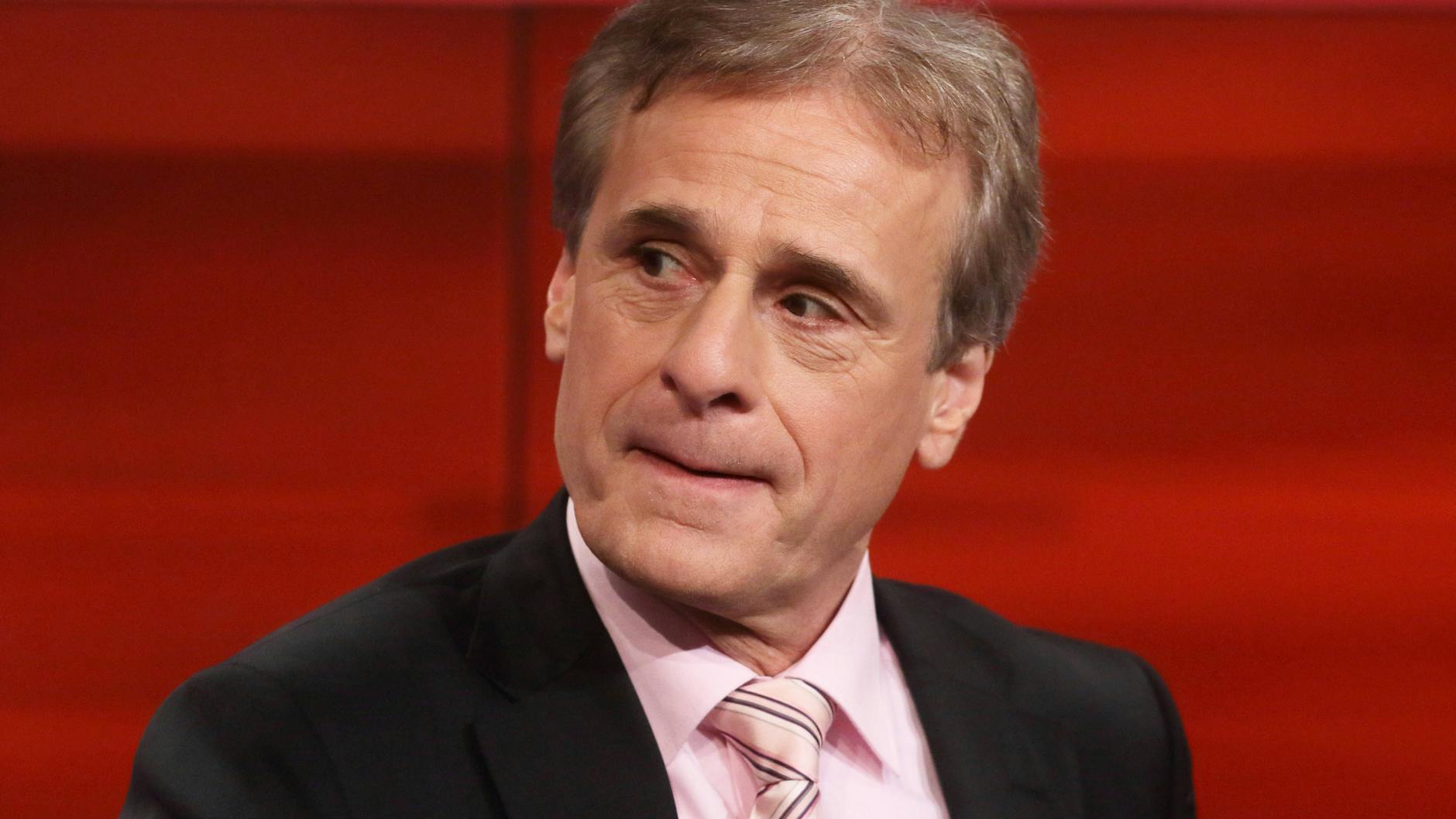 Bei Prof. Dr. med. Dr. rer. nat. Alexander Kekulé, Direktor des Instituts für Medizinische Mikrobiologie an der Martin-Luther-Universität Halle-Wittenberg, wächst das „Unwohlsein“, dass das Coronavirus aus einem Labor in Wuhan stammen könnte.