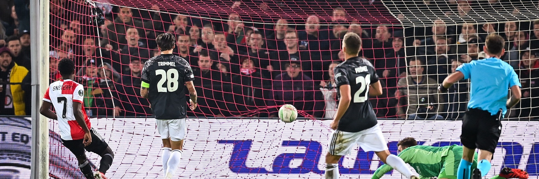 Feyenoords Luis Sinisterra setzt den Schlusspunkt zum 3:1 in Rotterdam gegen den 1. FC Union.&nbsp;