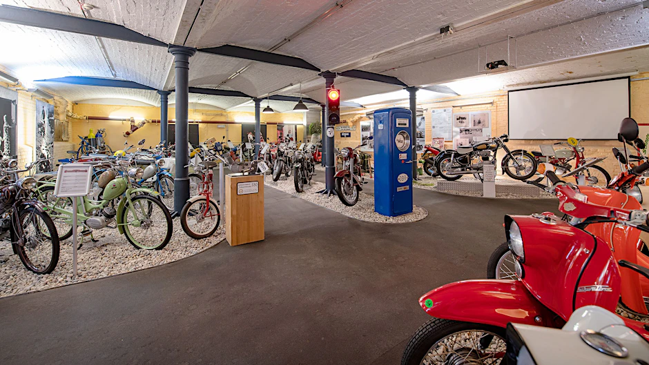 Das DDR Museum betreibt seit August auch eine Motorrad-Ausstellung in der Rochstraße (Foto). Aber im Depot lagern noch viel mehr Schätze von früher.&nbsp;
