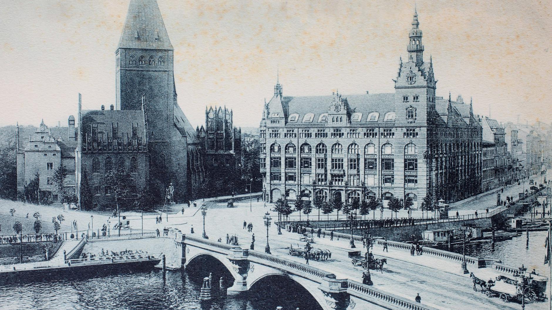 Diese Illustration von 1899 zeigt die Waisenbrücke und das Märkisches Museum, das heute Stadtmuseum heißt und viele Berliner Schätze beherbergt.<br><br>