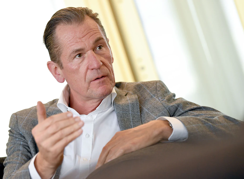 „Springer wird gemanagt wie eine Pommesbude“: Warum KKR Julian Reichelt absägte