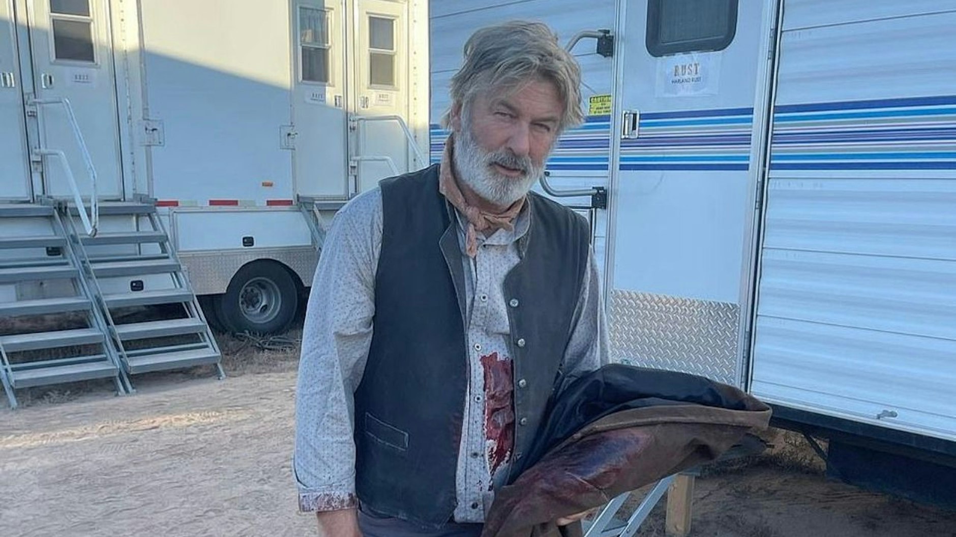 Alec Baldwin am Set des Filmes Rust, wo die Tragödie passierte.