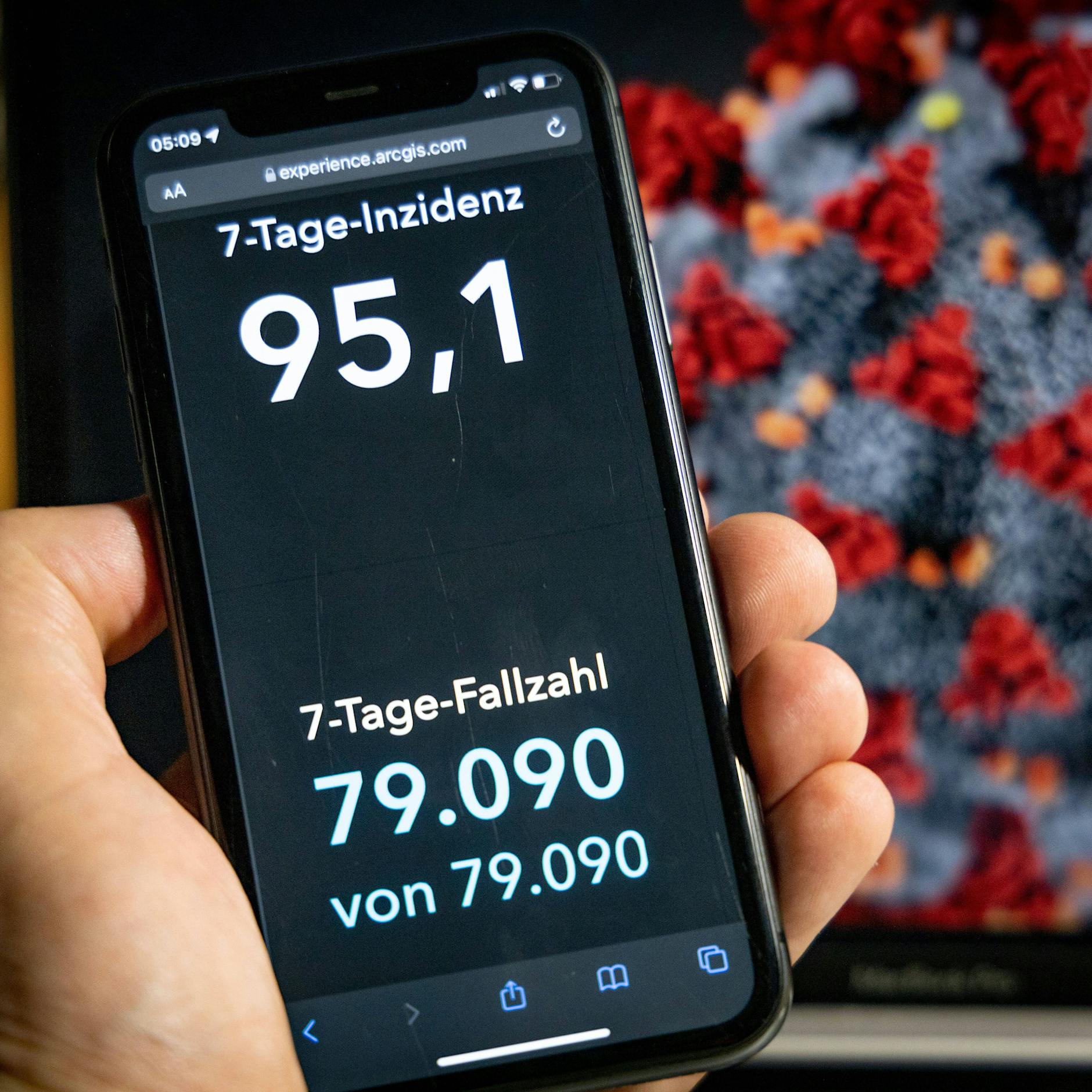 Corona-Zahlen schnellen in die Höhe: Neue Delta-Variante in Deutschland nachgewiesen! Wie gefährlich ist AY.4.2?