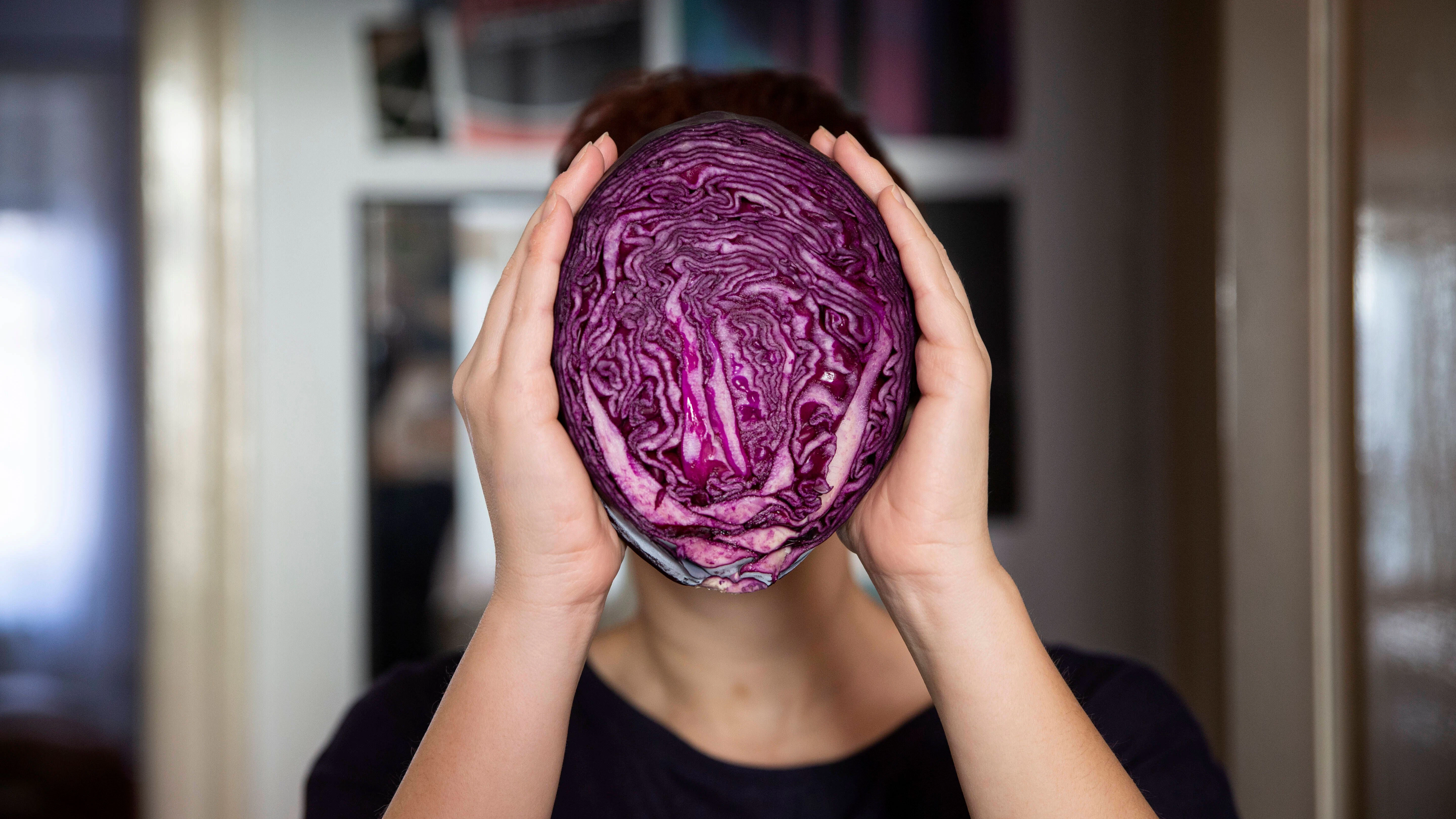 Rotkohl, Rotkraut und Blaukraut: Im Norden sagt man eher Kohl im Süden eher Kraut. Und auch die Farbe hat ein Nord-Süd-Gefälle.