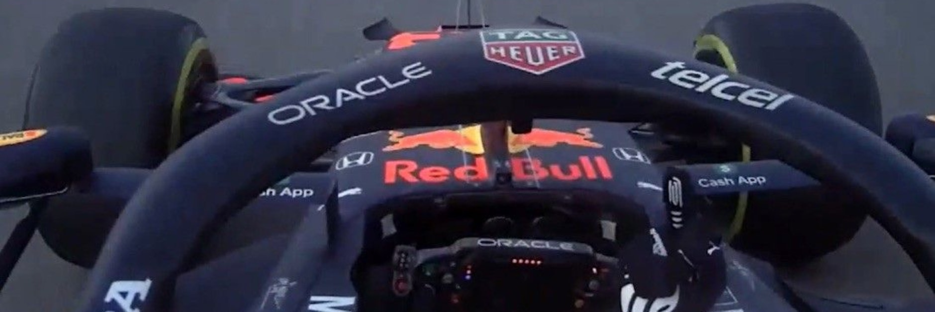 Red-Bull-Pilot Max Verstappen regte sich über Lewis Hamilton auf, zeigte dem WM-Rivalen in Austin in den USA den Stinkefinger.&nbsp;