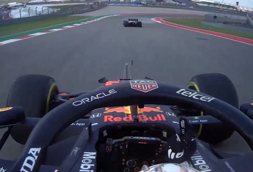 Formel-Wildwest in den USA: Verstappen zeigt Hamilton Stinkefinger