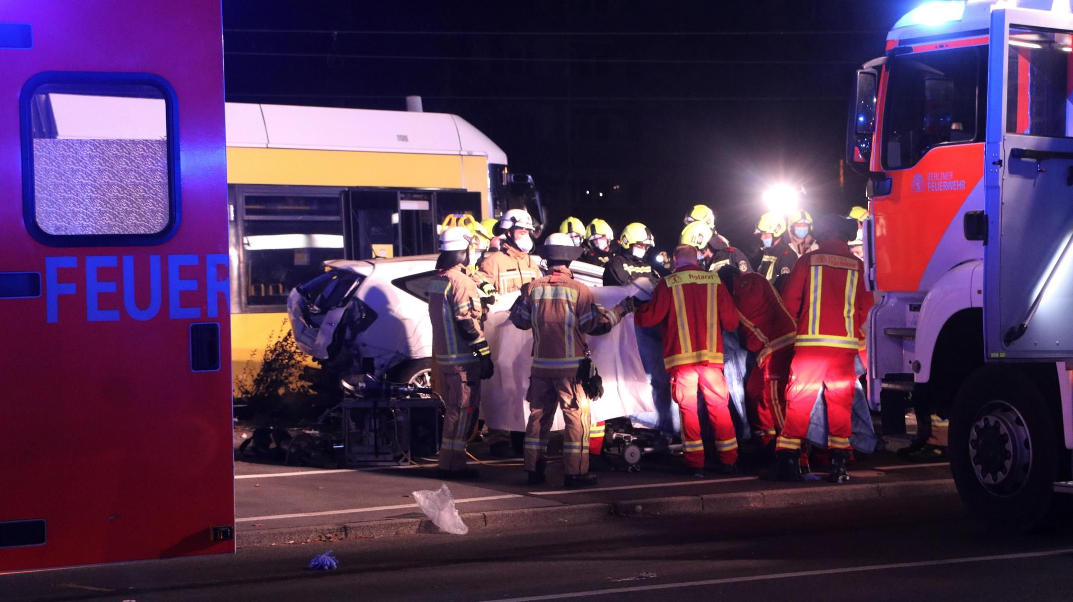 Image - Lichtenberg: Unfall mit Straßenbahn und Auto, zwei Tote, drei Personen verletzt