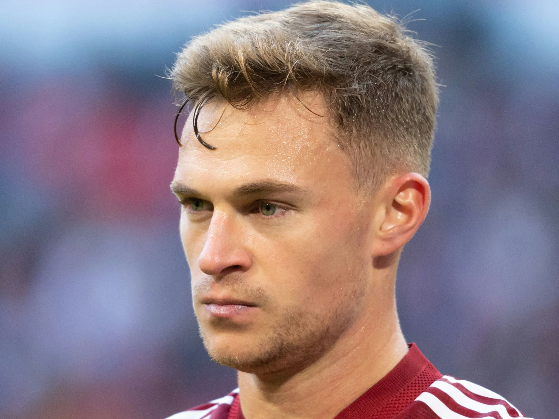 Bayern-Star mit weißer Weste: Joshua Kimmich kann man nichts vorhalten. Allein die Tatsache, dass er sich derzeit nicht impfen lassen will, zugleich aber Corona-Bekämpfungskampagnen bewirbt, könnte seine weiße Weste beflecken.