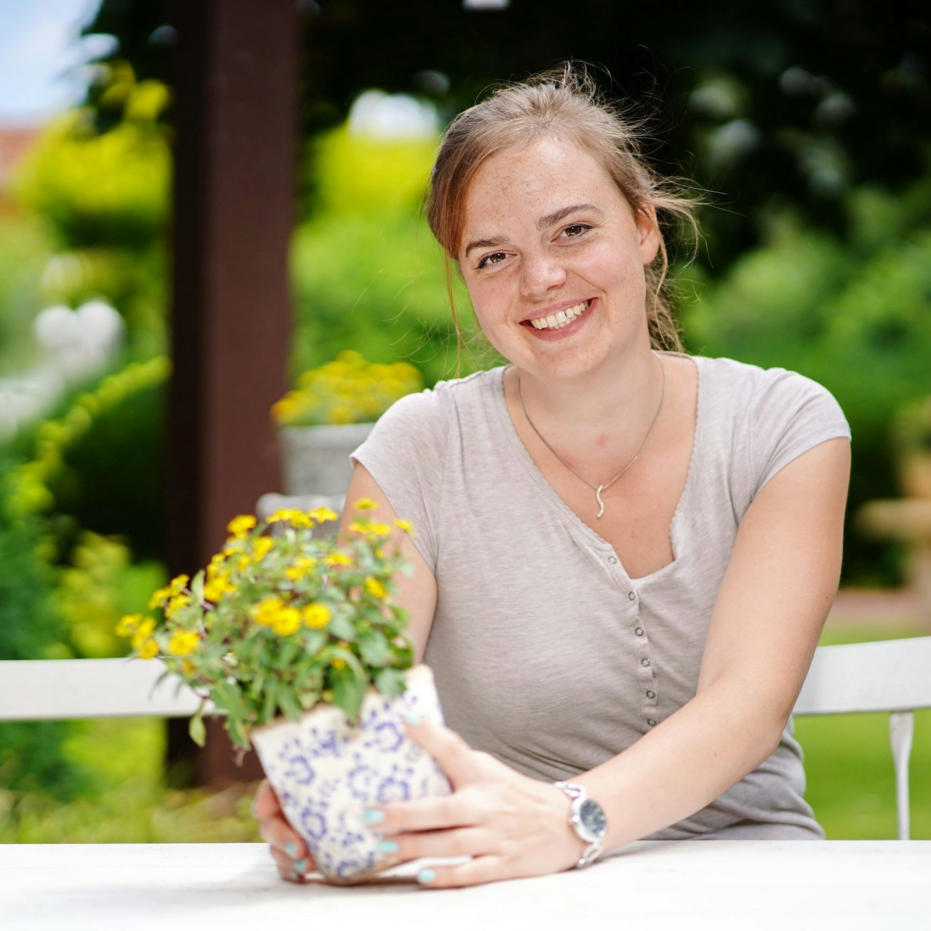 Lara sucht ihre Traumfrau bei „Bauer sucht Frau“