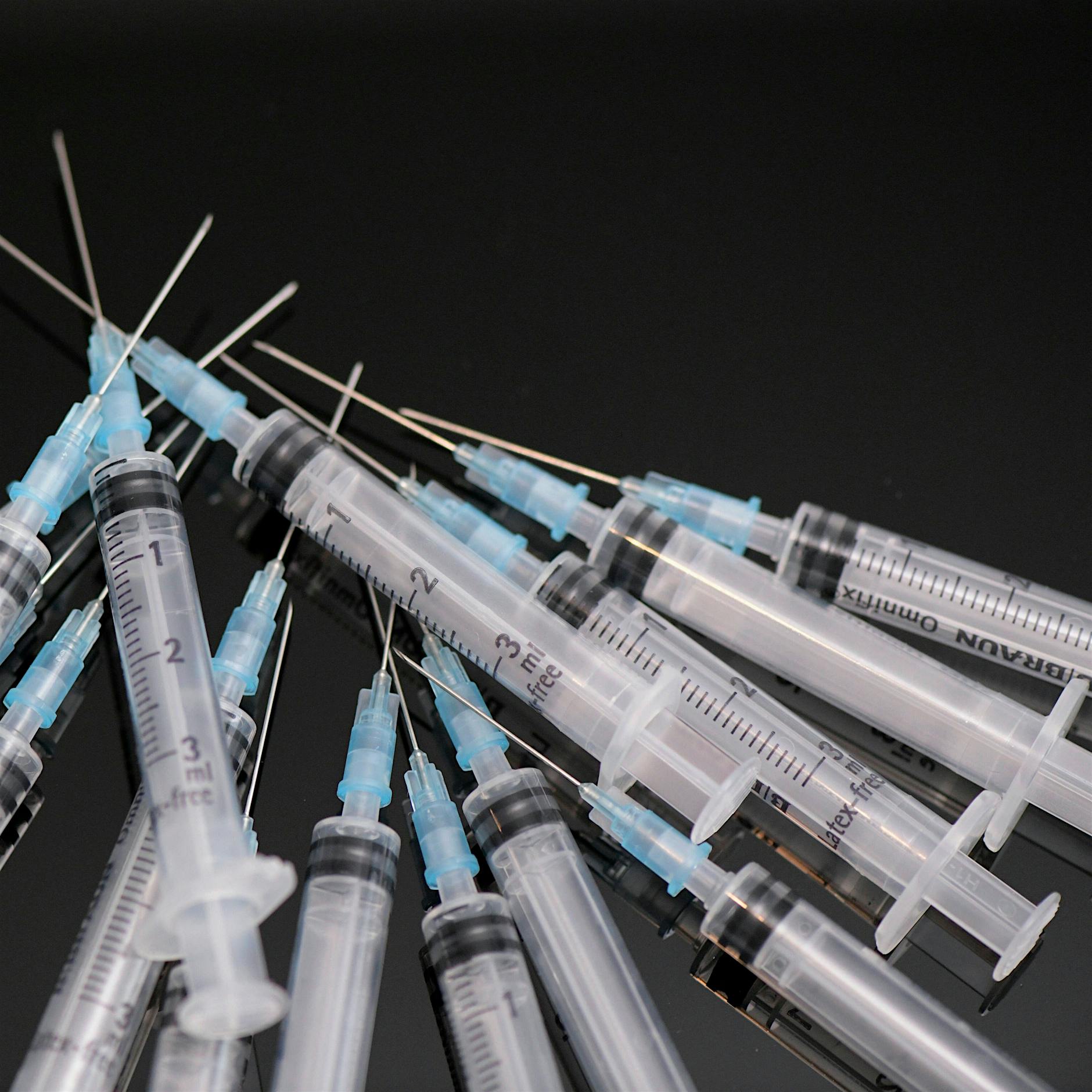 Druck auf Ungeimpfte? Wie wäre es, zuerst die Alten ordentlich zu impfen?