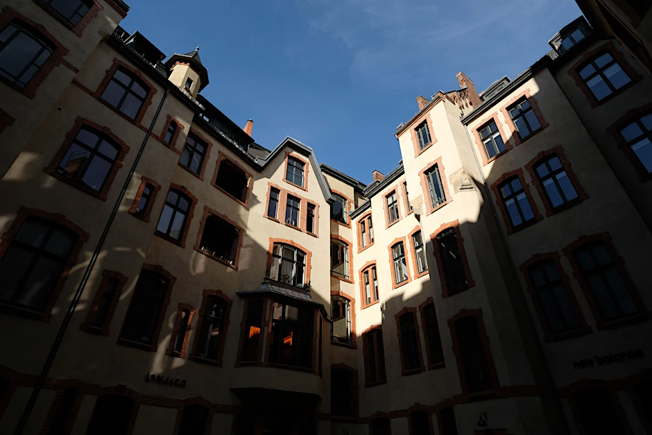 Wenn die Nachbarn nicht in Ruhe schlafen können, kann es sein, dass der laute Mieter die Wohnung räumen muss. (Symbolbild)