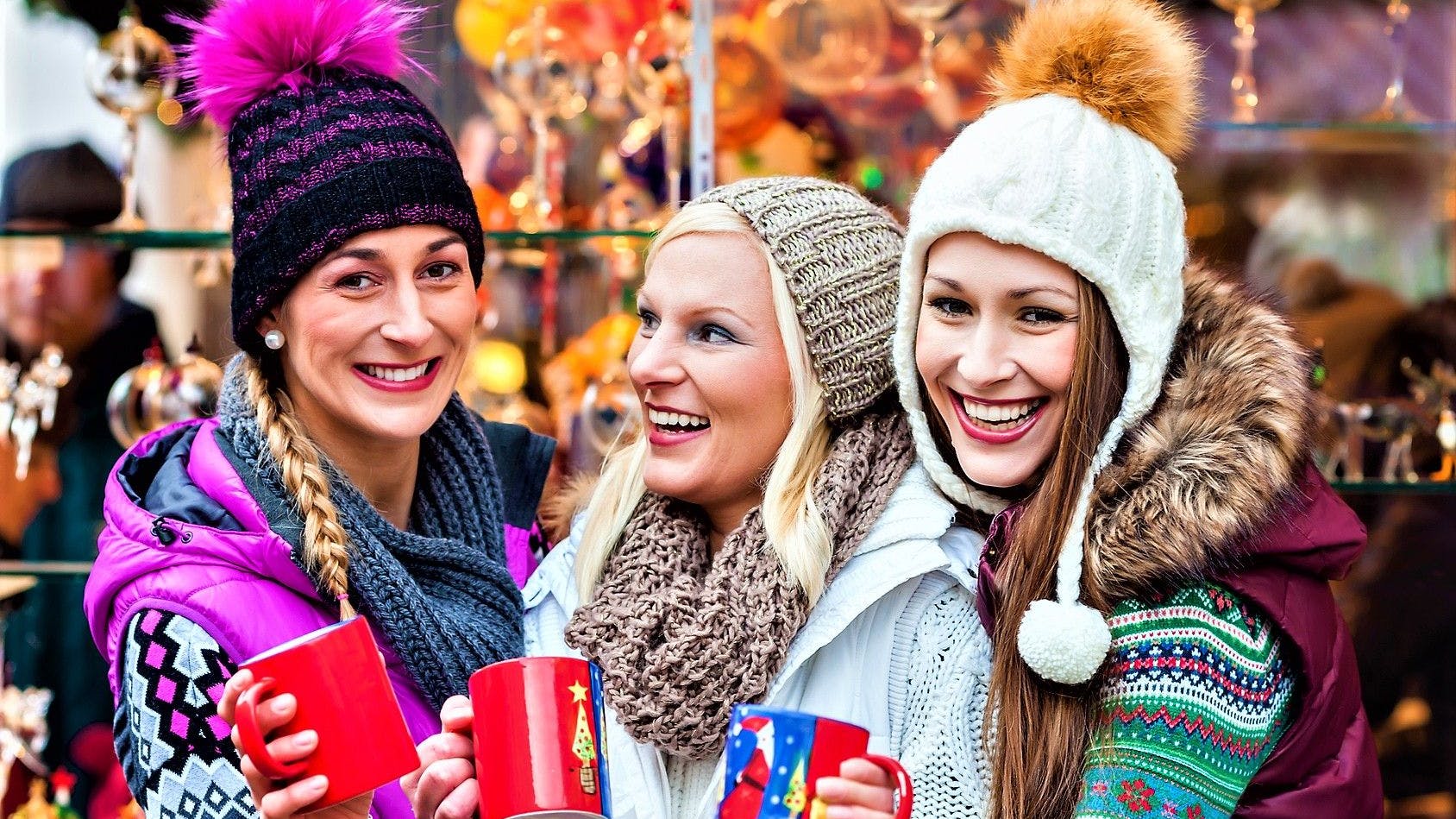 Zwei Weihnachtsmärkte, eine megalustige Bustour und Glühwein: Willkommen bei der Crazy Christmas Market Tour!