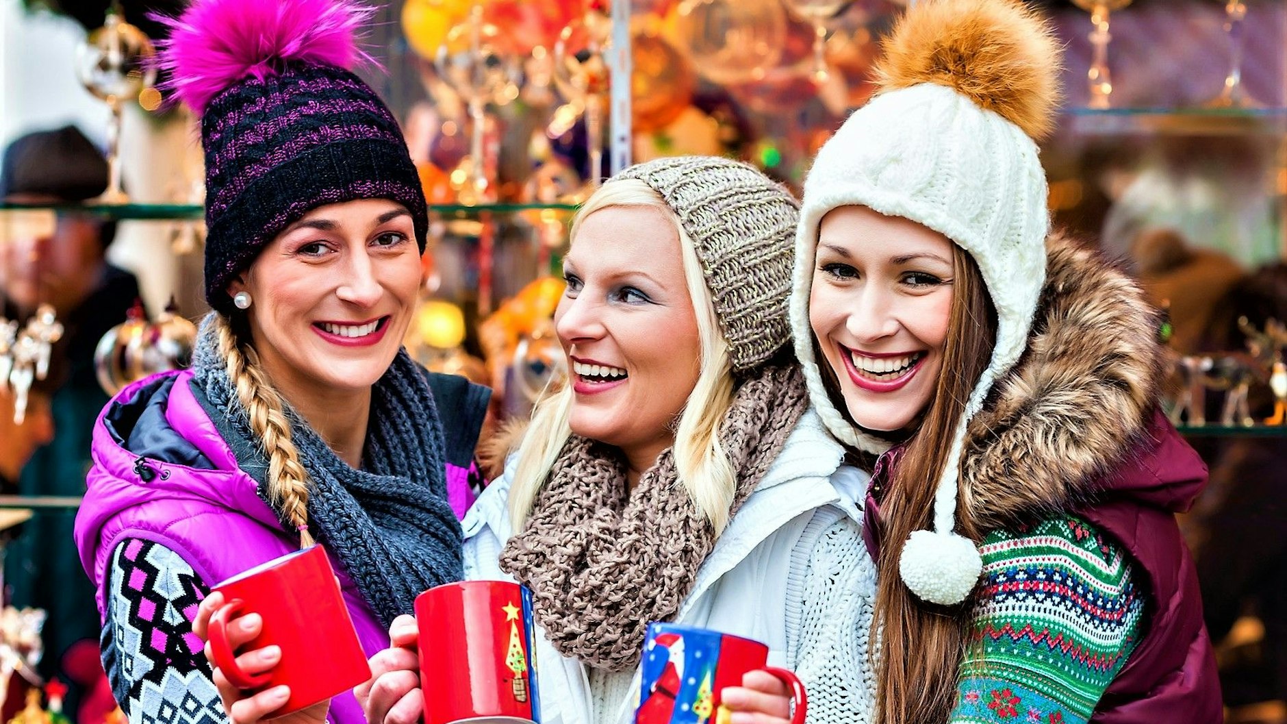 Zwei Weihnachtsmärkte, eine megalustige Bustour und Glühwein: Willkommen bei der Crazy Christmas Market Tour!