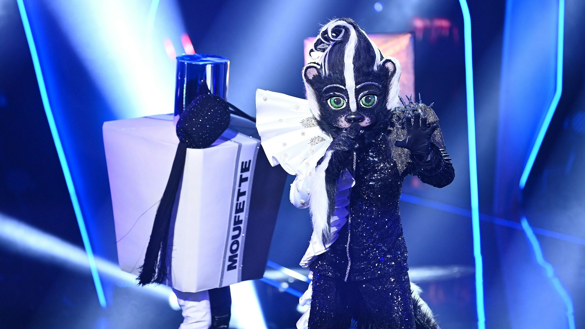 Auch das Stinktier ist bei „The Masked Singer“ noch im Rennen. Aber: Welcher Promi steckt im Kostüm?