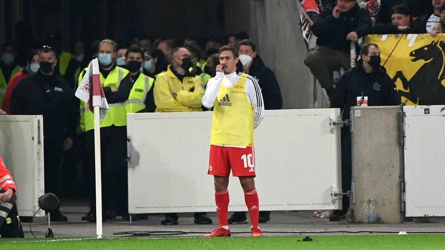 Schon im Spiel beim VfB Stuttgart konnte Union-Stürmer Max Kruse nur vom Spielfeldrand zuschauen.