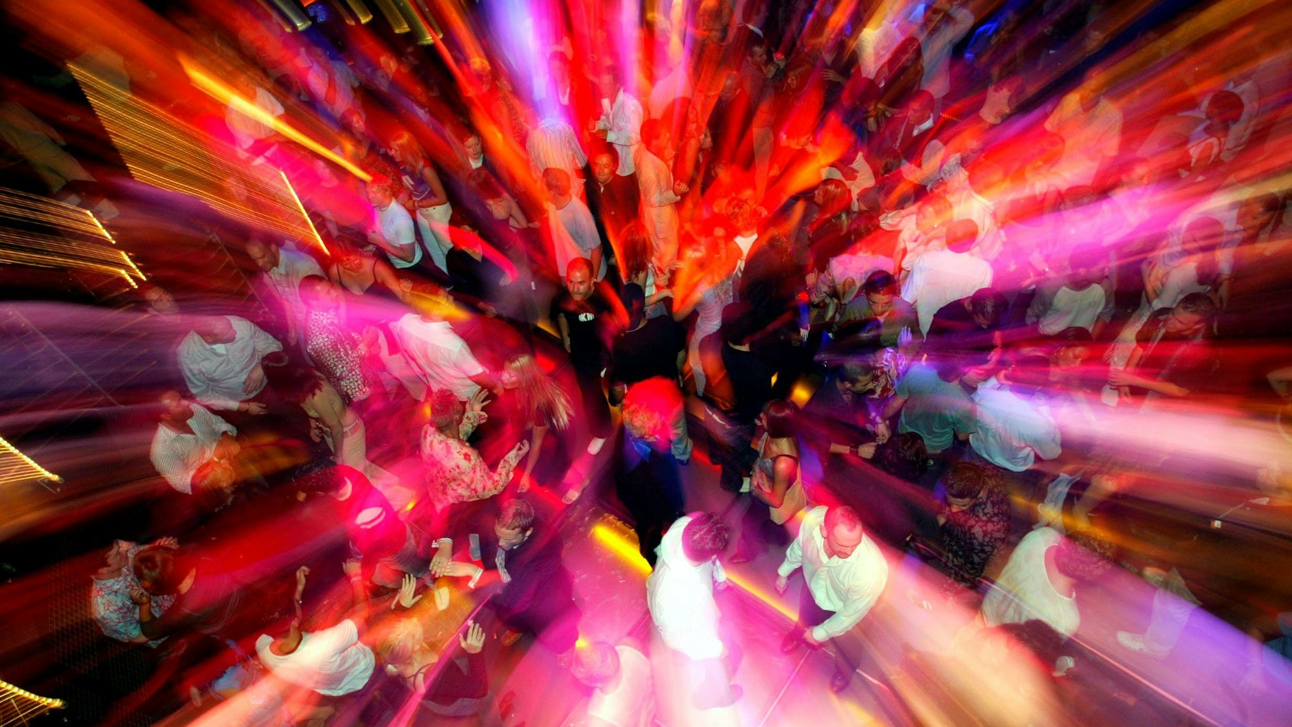 Mehrere Frauen berichten davon, in Clubs in England mit Drogenspritzen attackiert worden zu sein (Symbolbild).