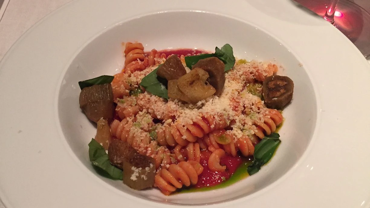 Pasta Norma mit Ricotta Salata aus Sizilien. Eines der am Dienstagabend vorgestellten Raue-Gerichte.