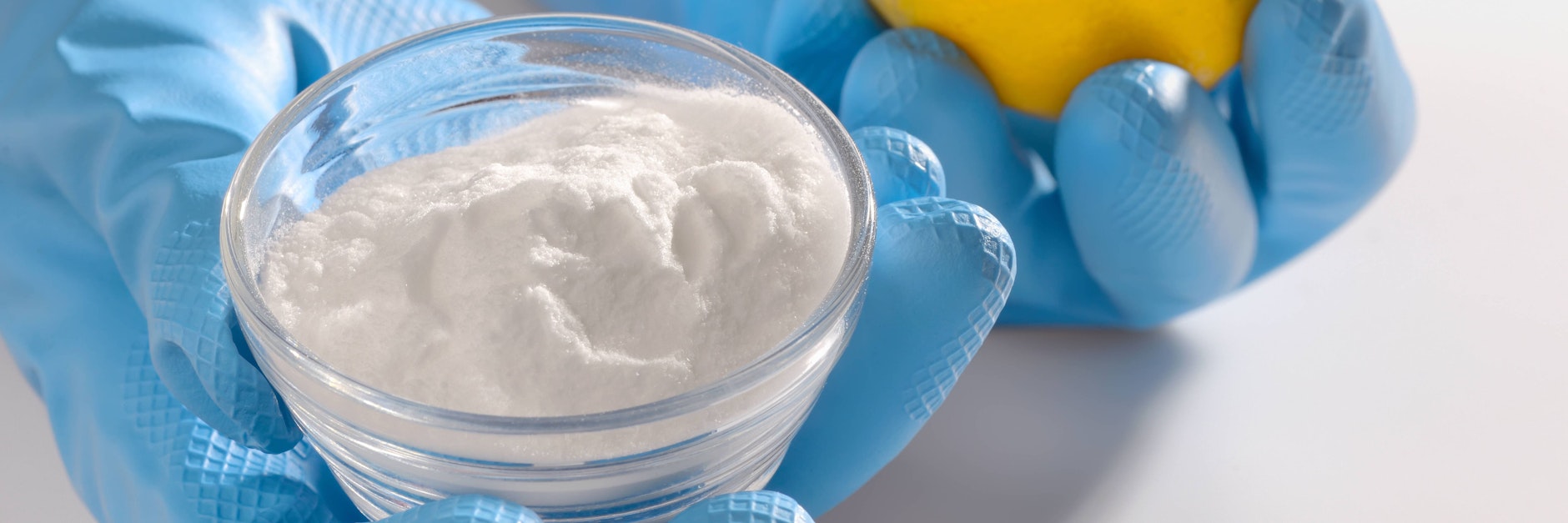 Natron ist nicht nur zum Backen geeignet - das Pulver ist auch ein erstklassiger Haushaltshelfer.