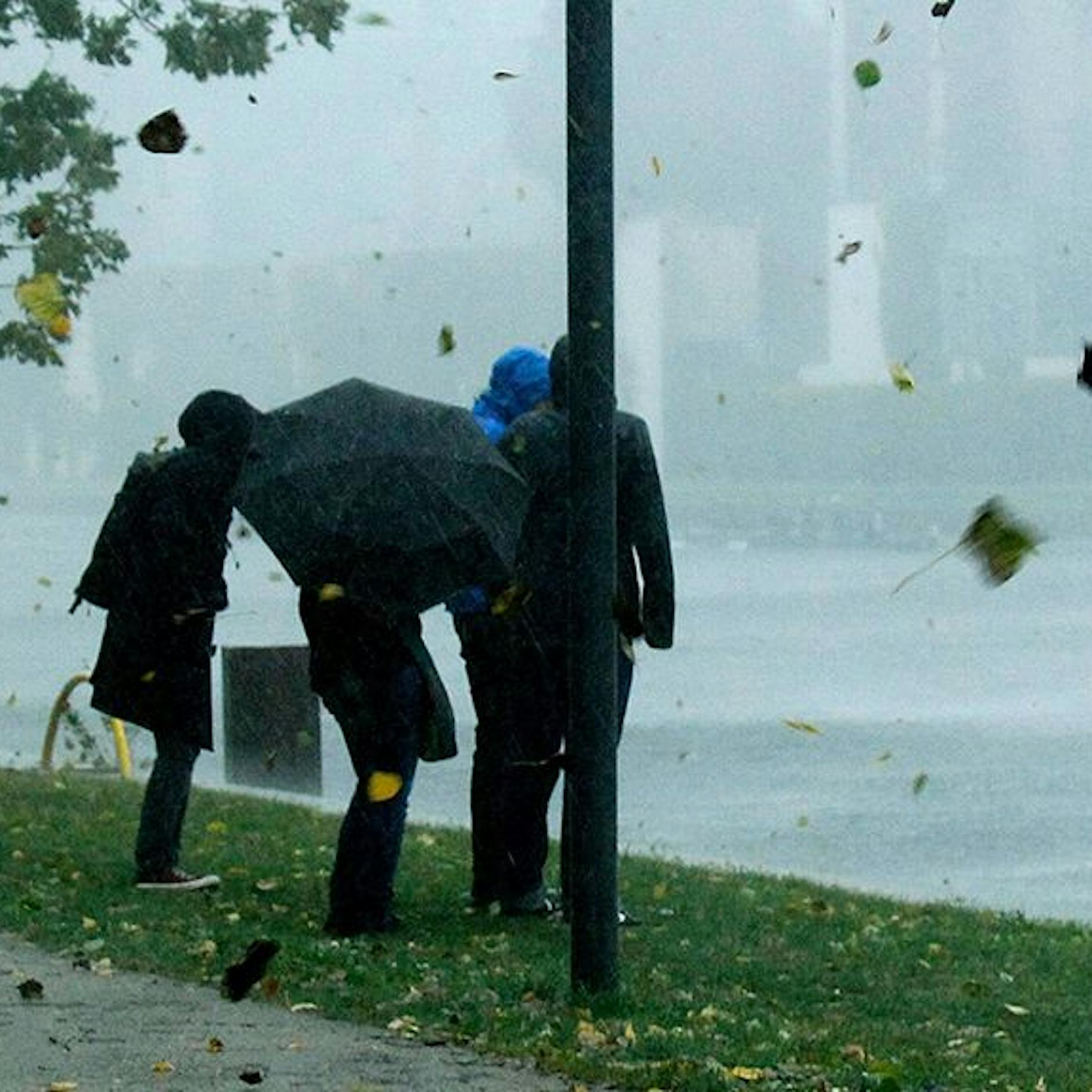 Es droht wieder Chaos-Wetter: Neuer Sturm am Wochenende! SO HEFTIG trifft es Deutschland – und so wird das Wetter in Berlin