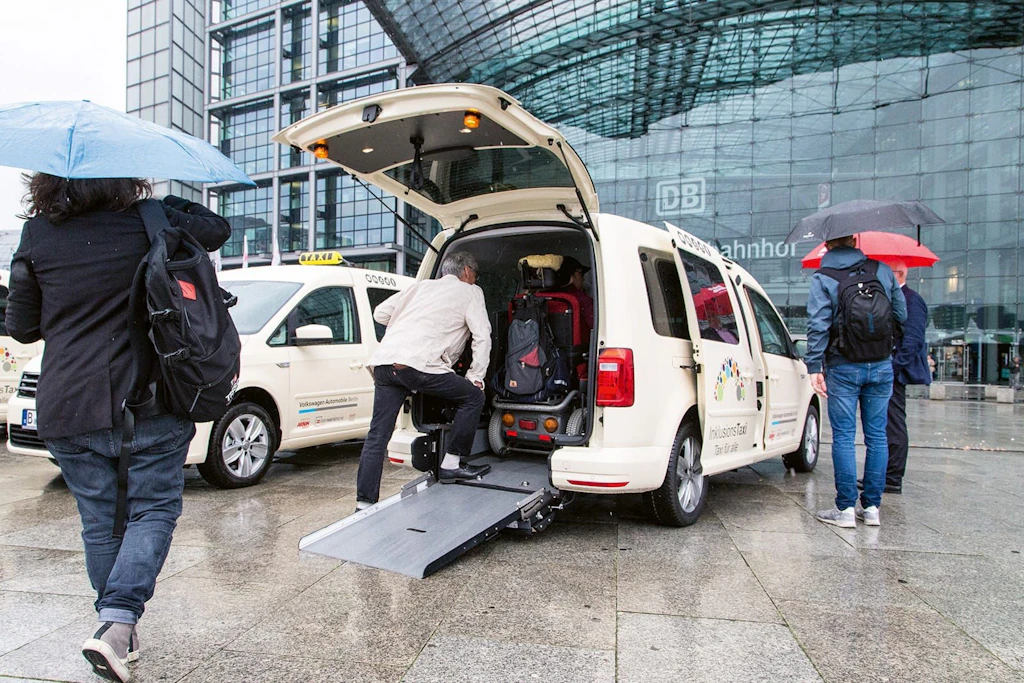 Förderung für Rollstuhltaxis endet: Verpasst Berlin eine große Chance?