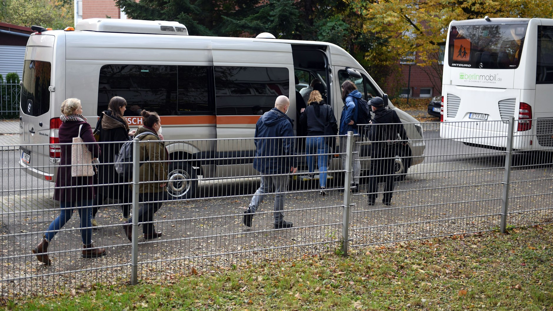 Auf drei Routen werden insgesamt zehn Schulen im Bezirk angefahren. Lehrerinnen erhalten so viele Einblicke in verschiedene Schulen.<br>