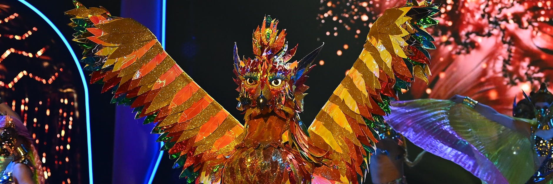 Der Phönix sang in der zweiten „The Masked Singer“-Show den Klassiker Imagine von John Lennon.