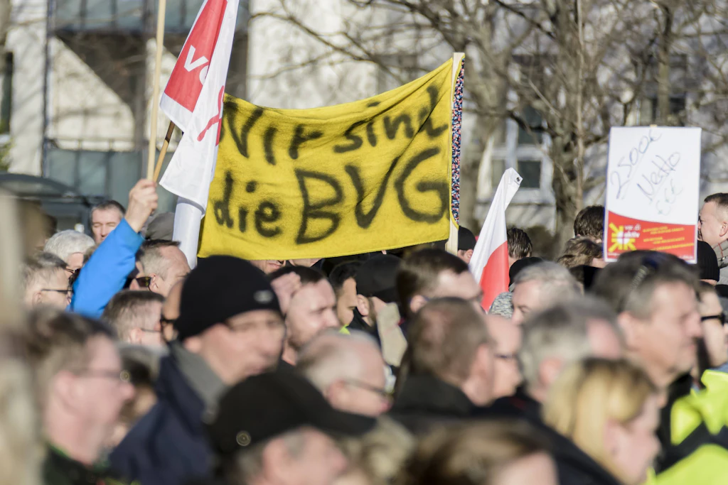 Schnelle Tarifverhandlungen: BVG-Mitarbeiter bekommen mehr Geld