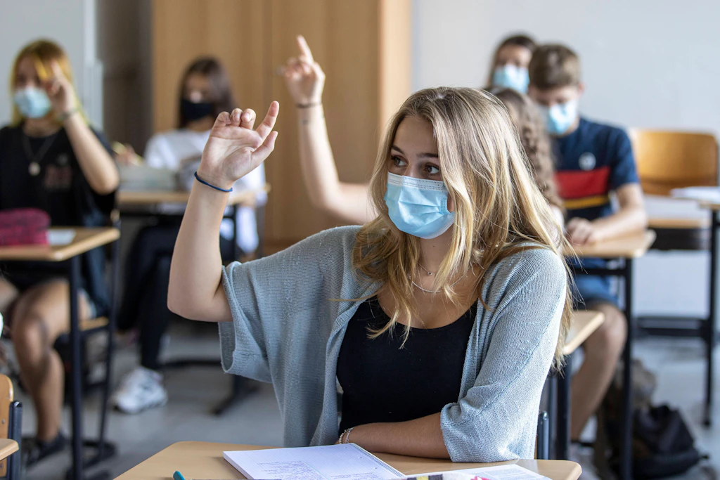 Bayern plant nach den Herbstferien wieder Maskenpflicht im Unterricht