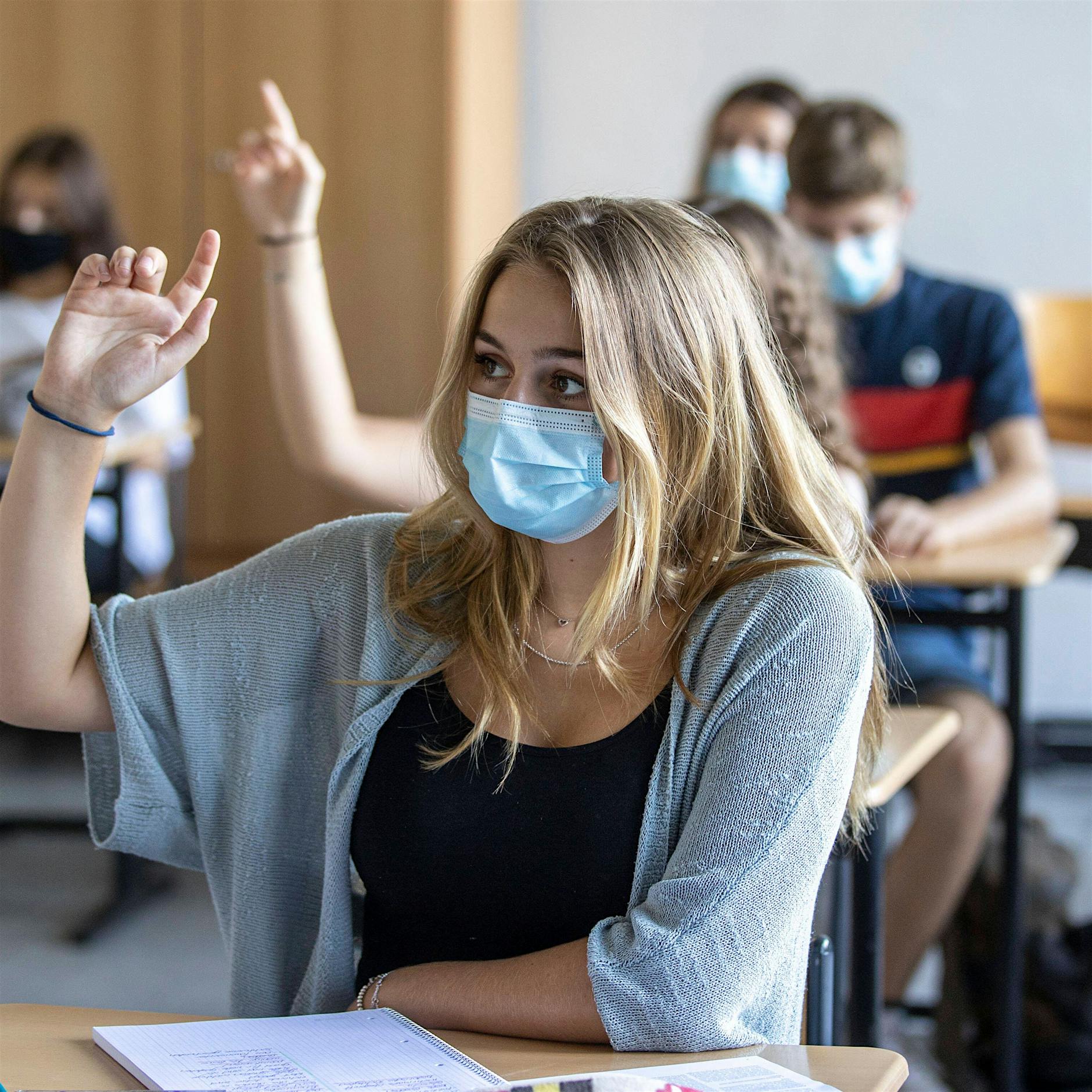 Bayern plant nach den Herbstferien wieder Maskenpflicht im Unterricht