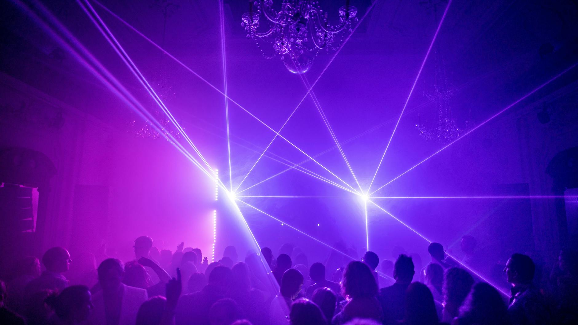 Endlich kann man in Großbritanniens Clubs wieder feiern. Doch Frauen fühlen sich zunehmend unsicher.