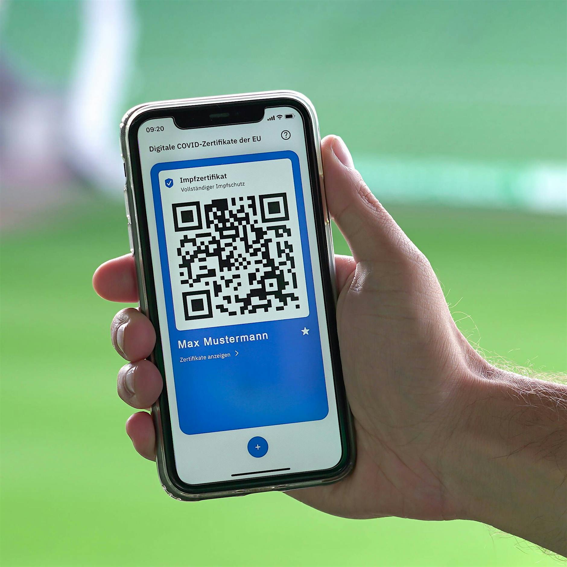 IT-Sicherheitsexperte: „Alle Impfzertifikate zurückziehen“