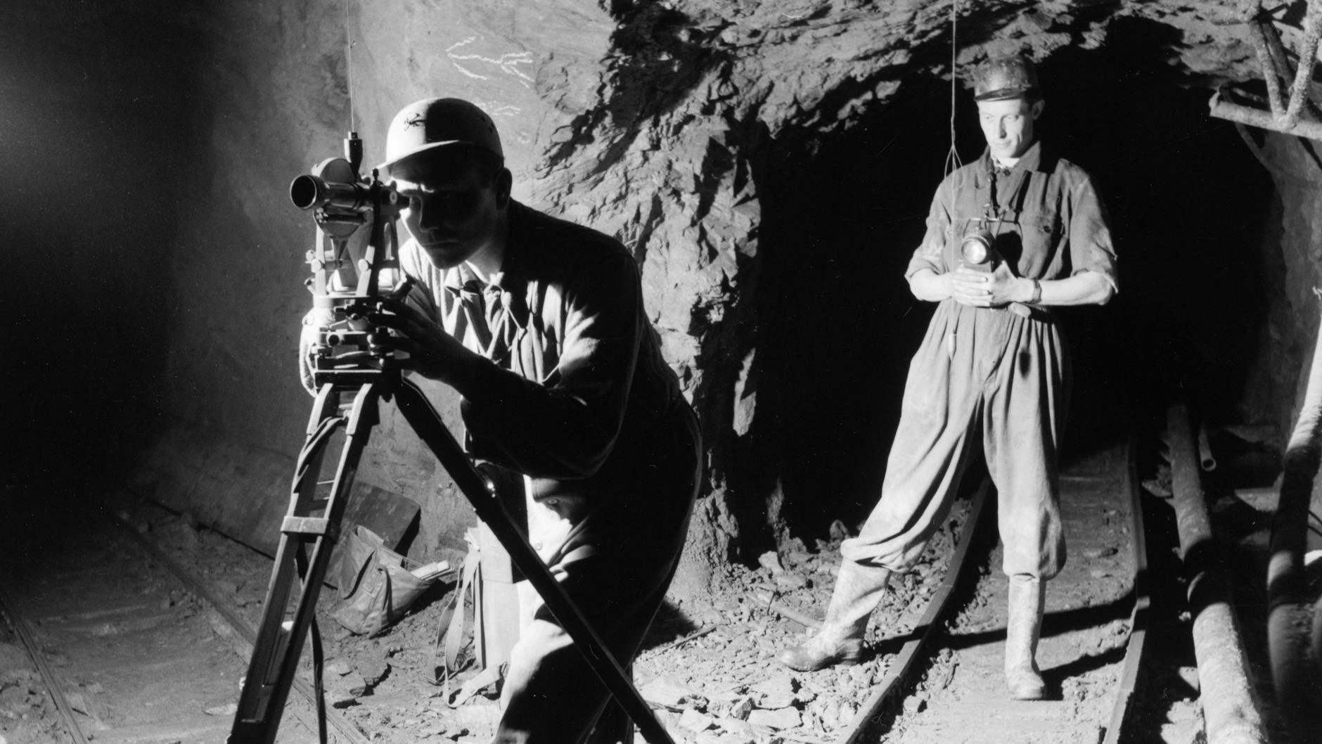 Vermessungsingenieure im Uranerzbergbau bei Aue, Sachsen, 1956