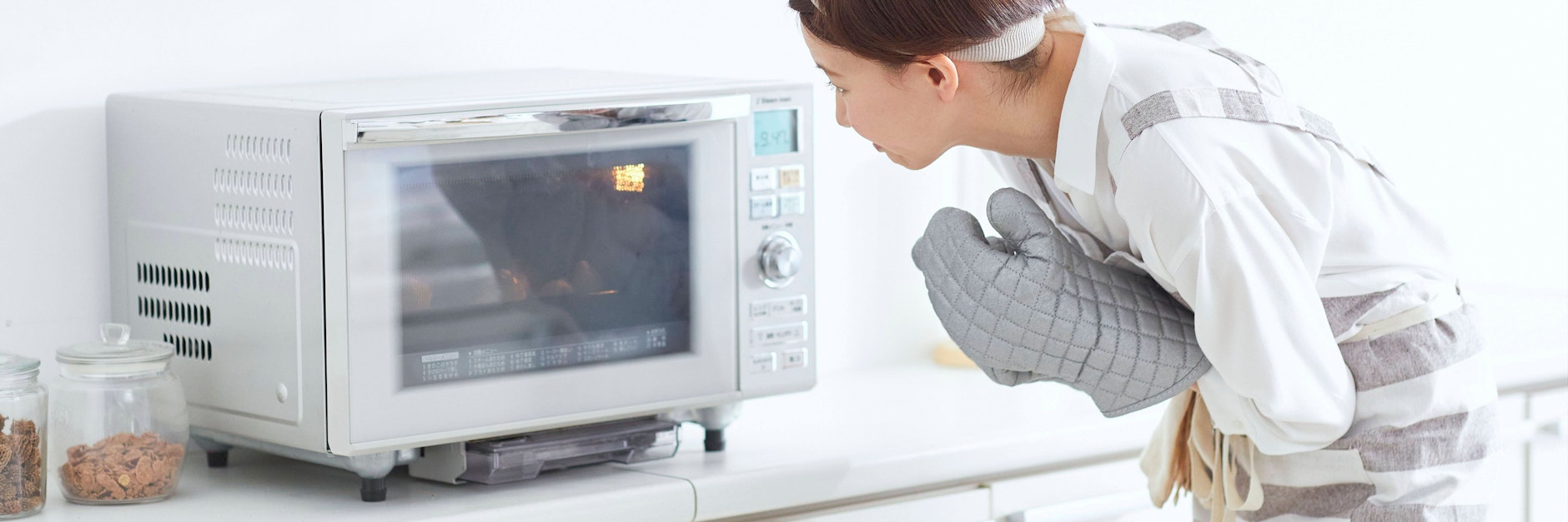 Gehören Teller und Tassen in die Mikrowelle? So leicht können Sie herausfinden, ob Ihr Geschirr mikrowellengeeignet ist oder nicht.