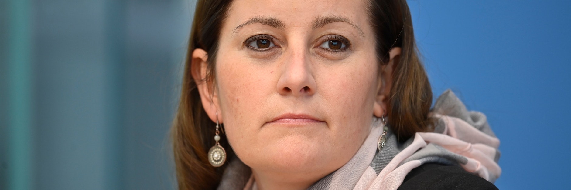 Janine Wissler, Bundesvorsitzende der Partei Die Linke, bekam ebenfalls ein Drohschreiben vom&nbsp;„NSU 2.0“.&nbsp;