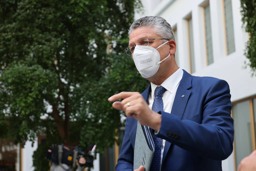 Hohe Inzidenzen: RKI warnt vor steigendem Infektionsrisiko