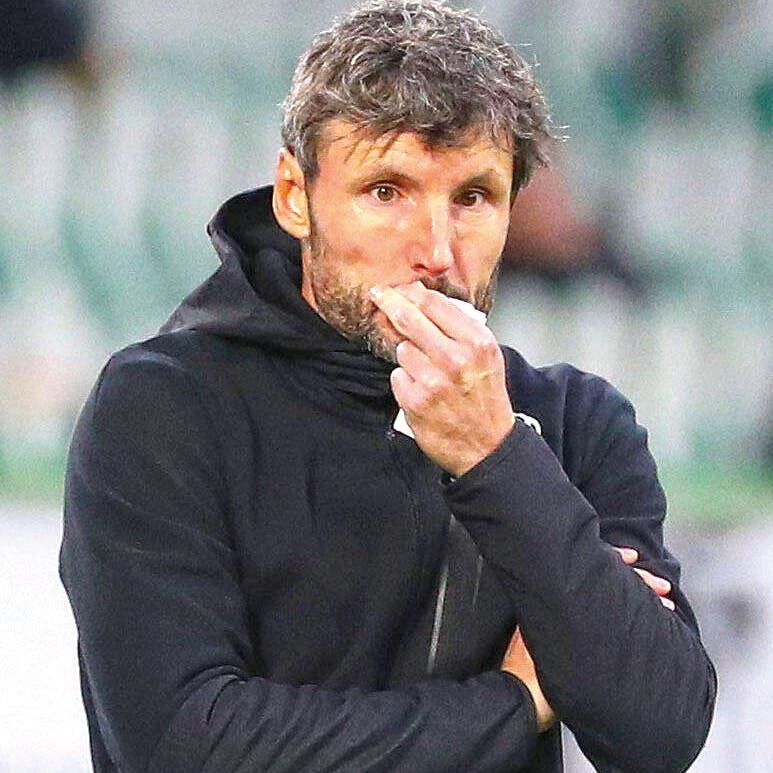 Nur knapp vier Monate in Wolfsburg: Mark van Bommel wurde gefeuert, jetzt soll es Bremens Ex-Coach Florian Kohfeldt richten.