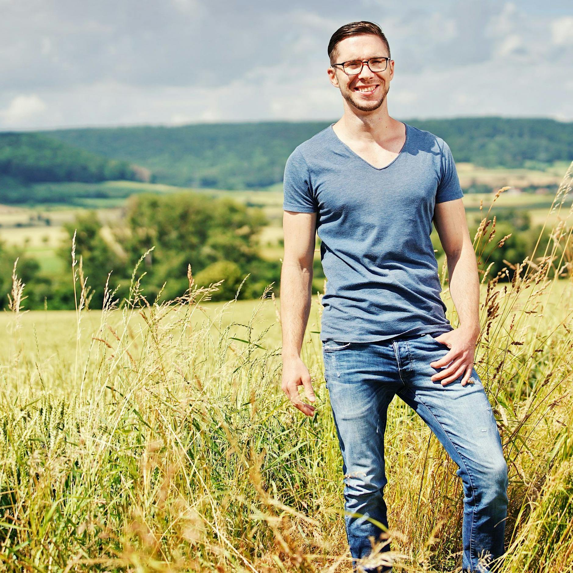 Wahnsinn bei „Bauer sucht Frau“: Bauer Nils hat Angst vor seinen eigenen Hühnern – und schickt seine Hofdame vor