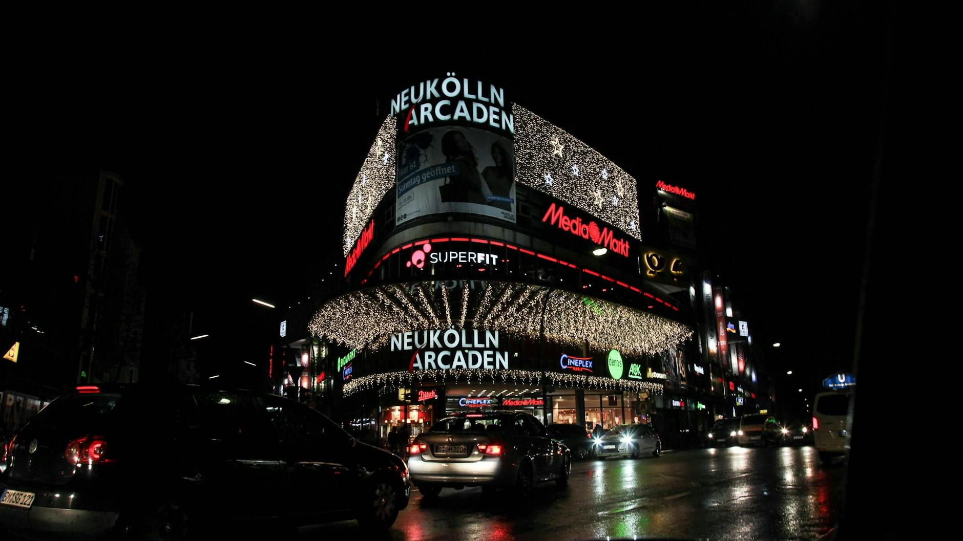 Da hilft keine Festbeleuchtung: Diese Arcaden sind das pure Grauen.