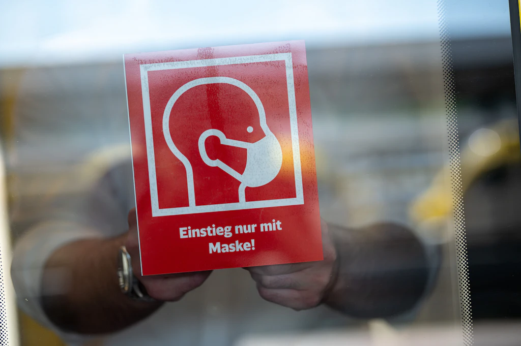 DB-Regio-Chef: Maskenpflicht im Nahverkehr noch bis Ostern
